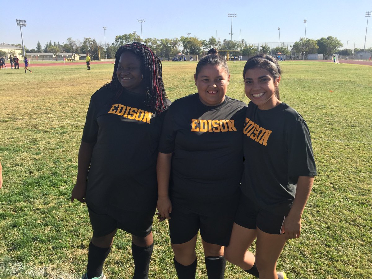 BobNelson_FUSD's tweet photo. There is nothing like being on a team with friends & scoring a goal! #Goal2ForAll @Ecity_News #UnifiedSports @FUSD_Athletics @fresnounified https://t.co/Ekg3j6y5I5