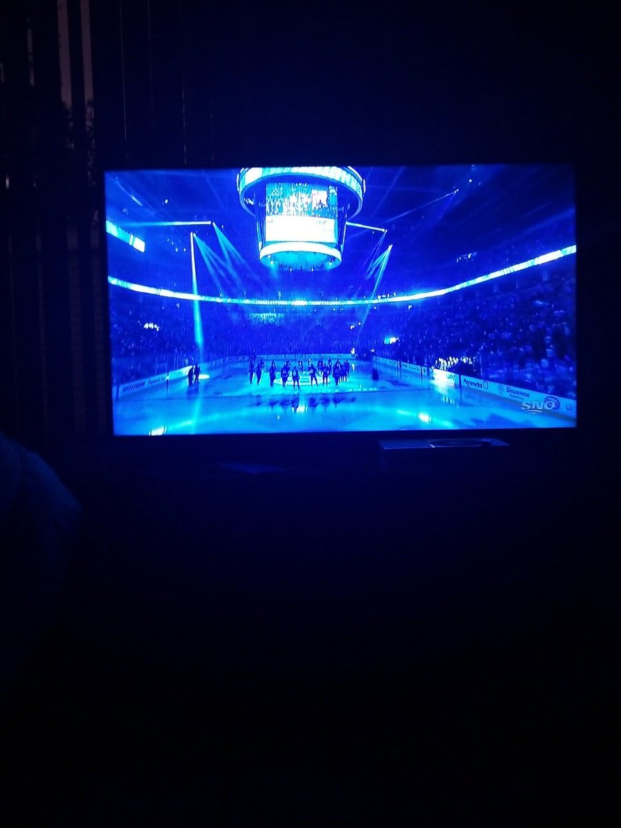 grimAddiction38's tweet photo. We're finally backkkk, granted the Leafs and the Jets can get bent...but gods bless the NHL https://t.co/GhPMEJ6g1S