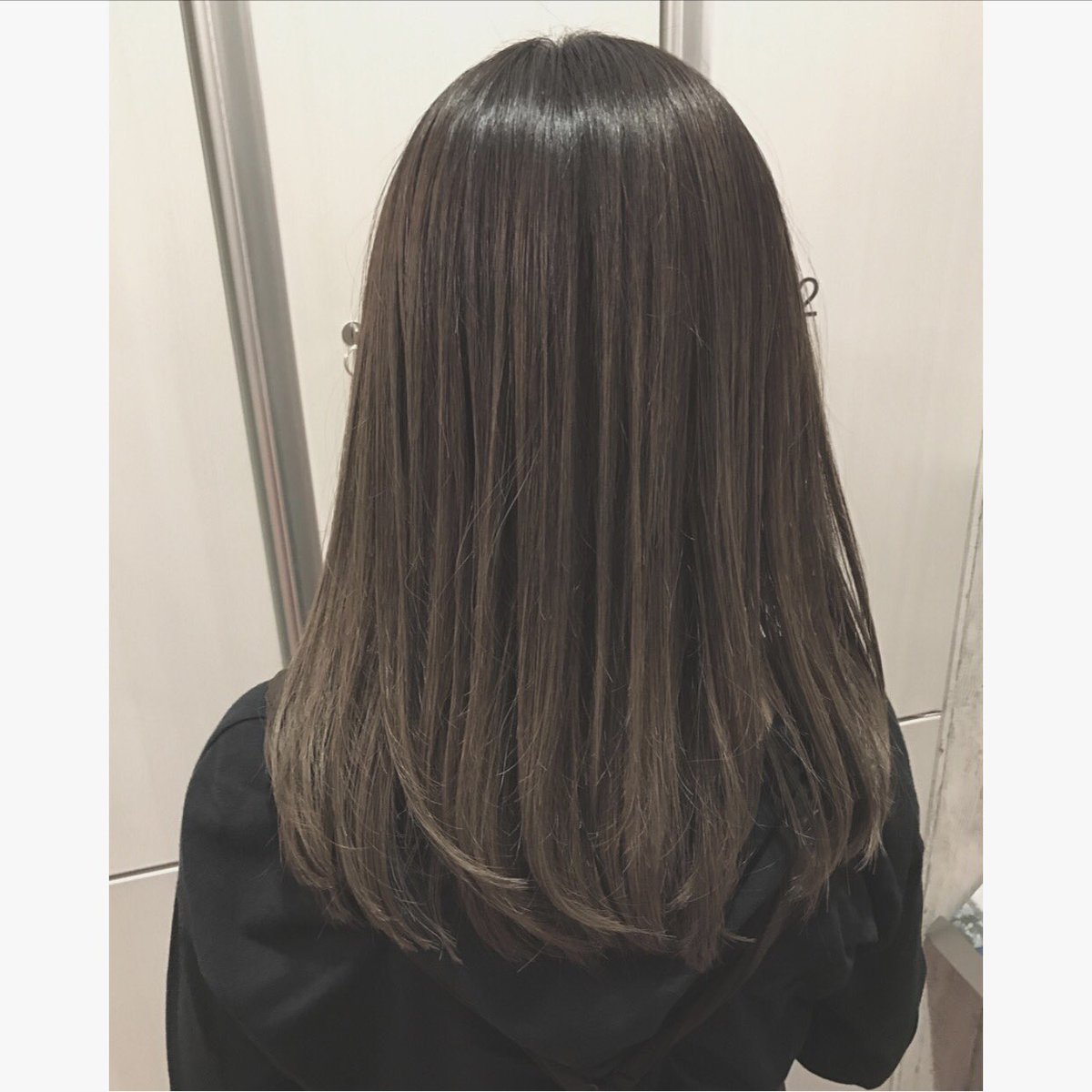 Hair Make Aries Kail Melia 上品な秋色ベージュ ヘアカラー 外国人風 ブリーチ ハイライト くまカラー アッシュ 仙台 グラデーションカラー イルミナカラー おしゃれ 外ハネ ヘアアレンジ くるりんぱ Snidel Emoda Zara Murua Gisele