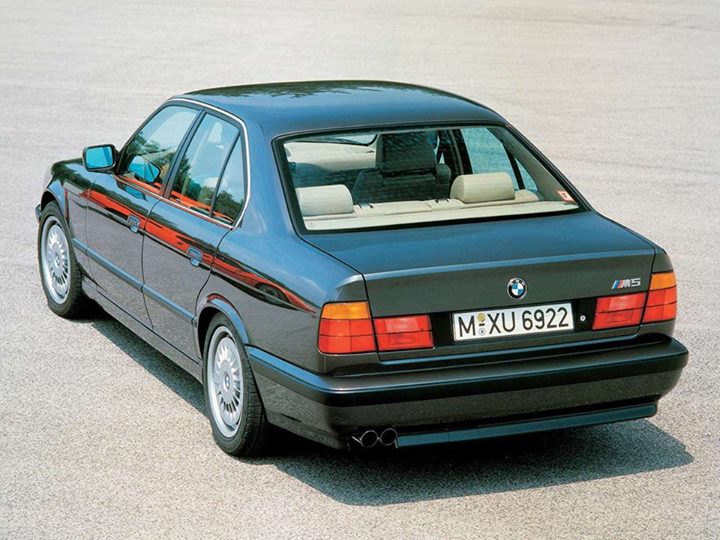 BimmerMapUpdate's tweet image. A high-performance legend with 277hp: The second generation BMW M5 ... #bmwcoding #videoinmotion #remotecoding