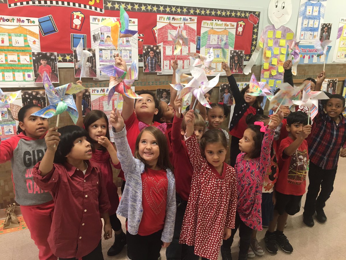 Mrs__Guzman's tweet photo. Our Respect pinwheels #WeeSupport #WeeRespect https://t.co/KMfHMUP1jP