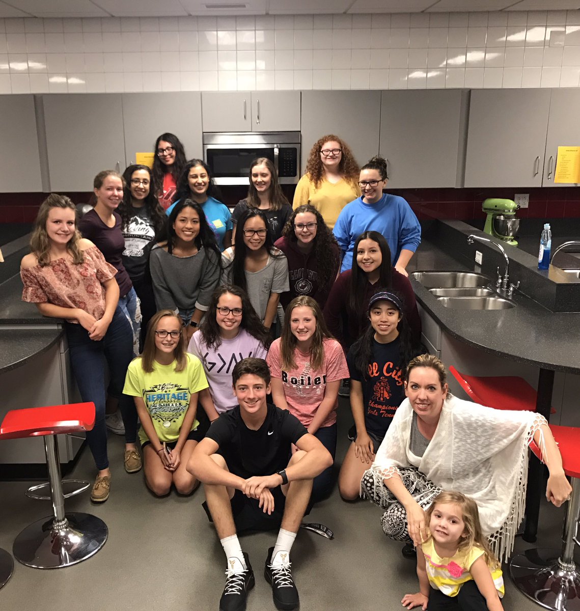 caldereroSC's tweet photo. Great turn out tonight at our cooking activity!! https://t.co/LRx9NOGoAC