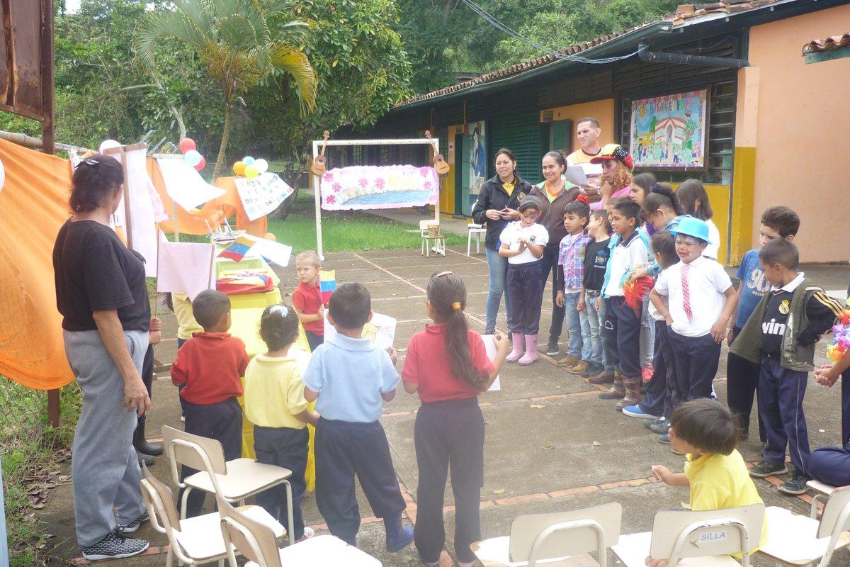 EscTononoNER139's tweet photo. #FiestaPedagogicaTononóNER139 Educación inicial presente en nuestra fiesta pedagógica  @clifpsc @ZonaEducTachira @ner139 @subdireccion139 https://t.co/1Jf1DjiJBq