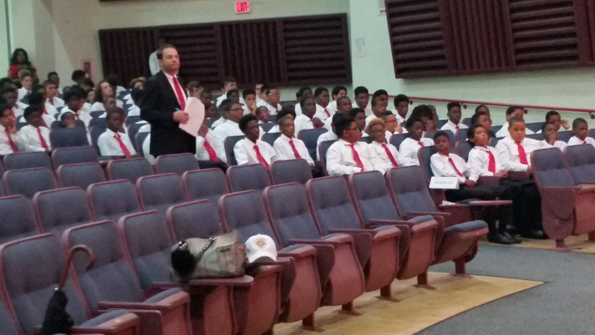 GregoryBeckford's tweet photo. South Florida's Premier Mentoring Program 
5000 Role Modes of Excellence Project @5000RoleModels @RedlandRoyals @MDCPSSouth @MDCPS @MiamiSup https://t.co/32Ul46aOpg