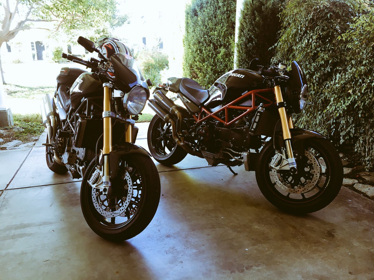 AfroDuong's tweet photo. Ducati twin Monster #ducatibike #iridemonster #ducati #monsterS4rs https://t.co/q3kW2on4Po