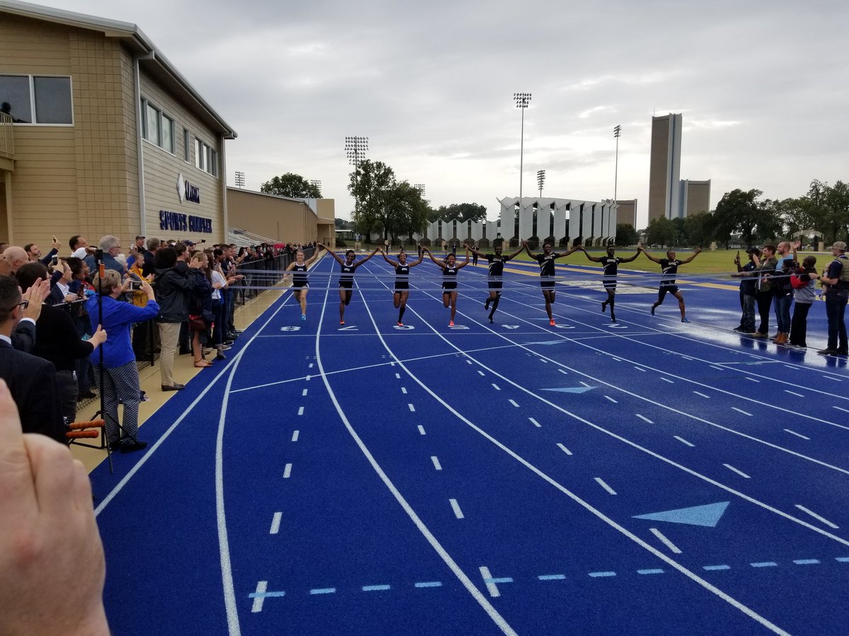 TimoJJ's tweet photo. Rain? Rain can't stop the festivities as we dedicate the @ONEOK Sports Complex! Big days ahead for @ORUTrack and Tennis. #ORURiseUp #allin https://t.co/LZ5LtvhJQQ