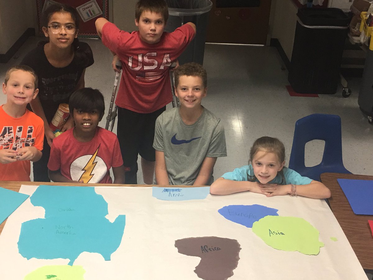 chumphreys07's tweet photo. Making a map of the world using old fashion tear art! @Westwfisd   Our first Geography Club Meeting!!!! @sparker52 https://t.co/SFvYak9LMK