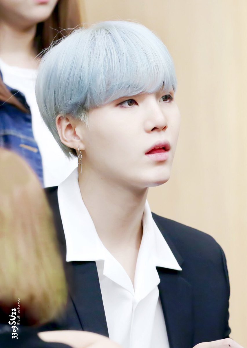 yoongivines's tweet photo. he is literally the most unreal person .... his eyes ...☺️💫💘✨🌟 https://t.co/93uBAvpPtV