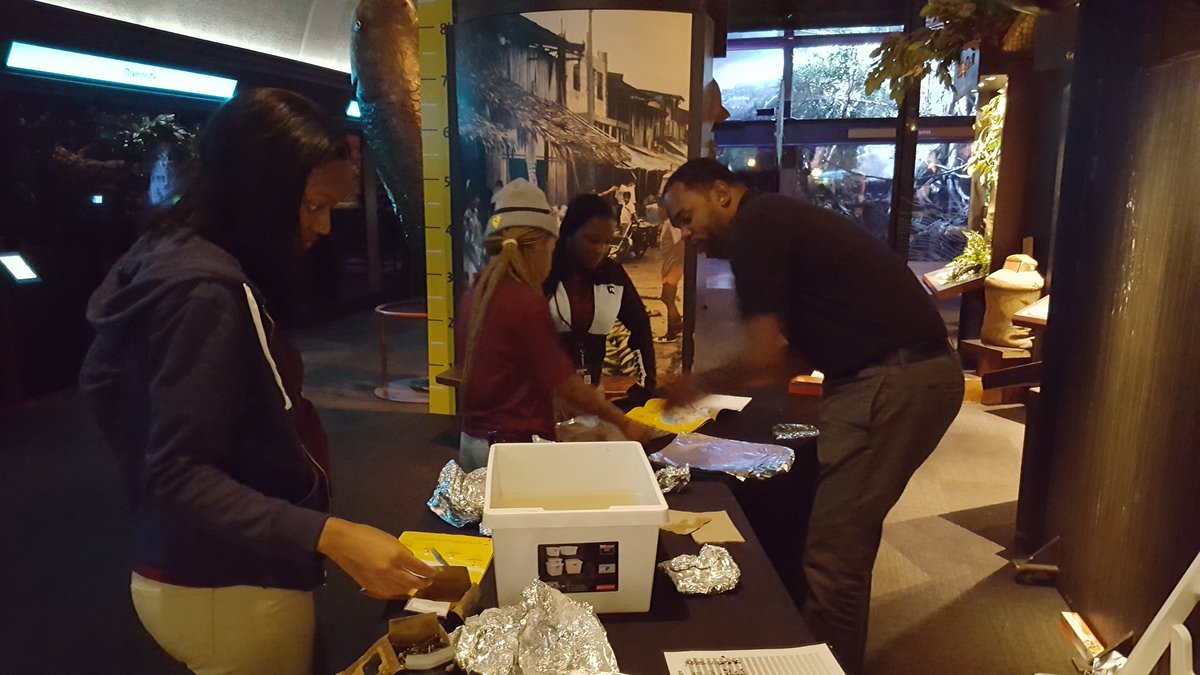 SheddLearning's tweet photo. #ChicagoIdeas Week YOU(th) Kick Off full of activities for teens to connect with Shedd! https://t.co/iA1PQLZYOR