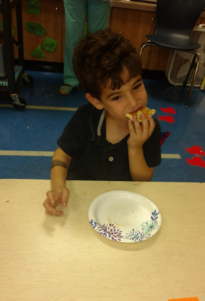 MrsLeePK's tweet photo. Mama Panya's pancakes! #prekreading @MargaretBrent53 https://t.co/Z9u9lbnwZ6