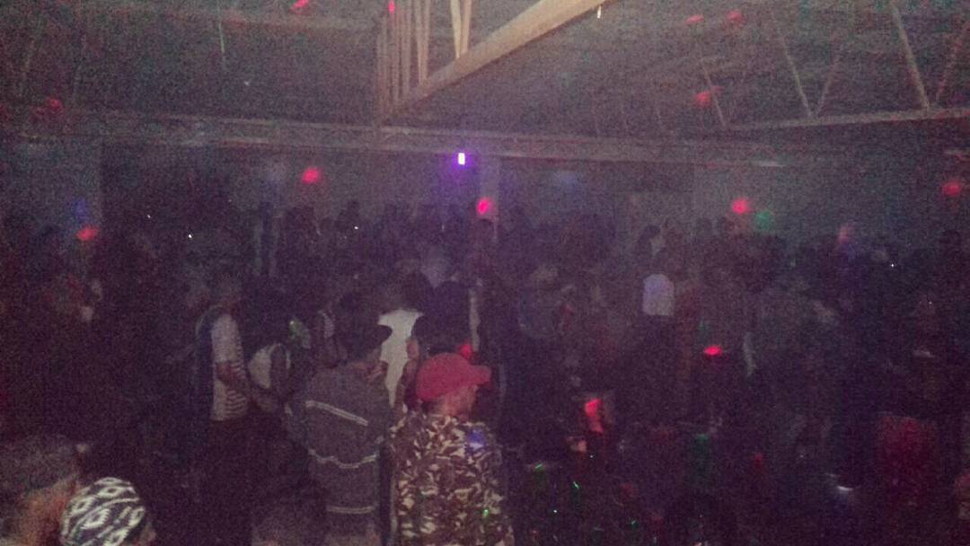 ProdutoraLF's tweet photo. ✔🍻💣 Baile da quebrada tava de verdade ✔ https://t.co/2XYybo10nI