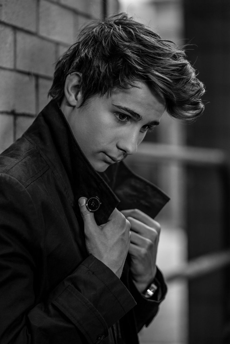 MathewJaySwift's tweet photo. Another fantastic shot by the very talented @LukeMayze . 
#jamesdean #modeling #blackandwhite https://t.co/f8V8Ehi3aS