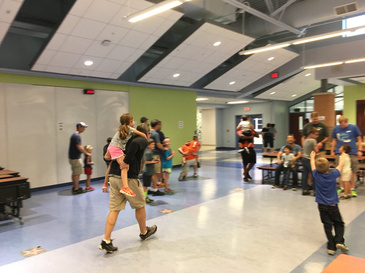 btowner13's tweet photo. Another excellent turnout for #iFather at Suncrest Elementary. Great job dads!
@WVUCPASS @WVUExtension https://t.co/oq2mFDnJpc