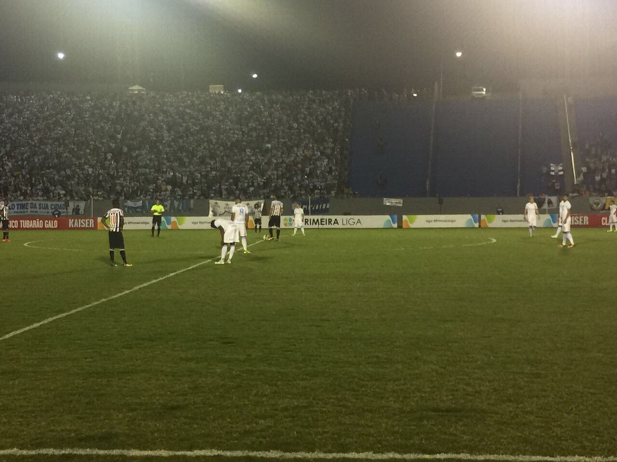 PrimeiraLiga's tweet photo. Bola rolando! Começa a final da Copa da Primeira Liga! 🦈🐔 #LECxCAM #PrimeiraLiga https://t.co/chlcLhGO5K