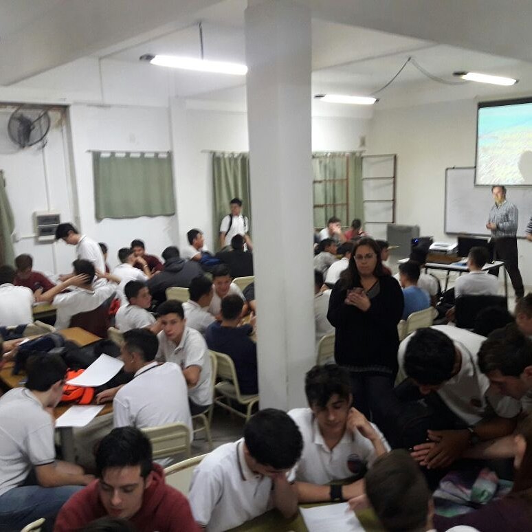 Taller de Valores de <a href="/LaCHOCLEADA/">LA CHOCLEADA</a> en Puerto San Martín, Santa Fe. Gracias a todos por ser Parte!! #valoresquealimentan