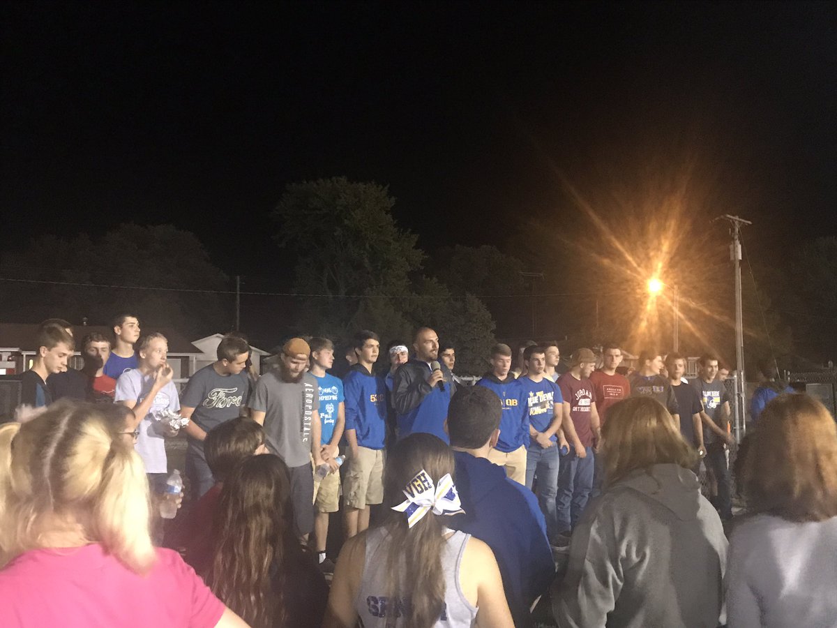 VGBlueDevils's tweet photo. Homecoming 🔥! @VGHFBTF https://t.co/nIW32KCWds