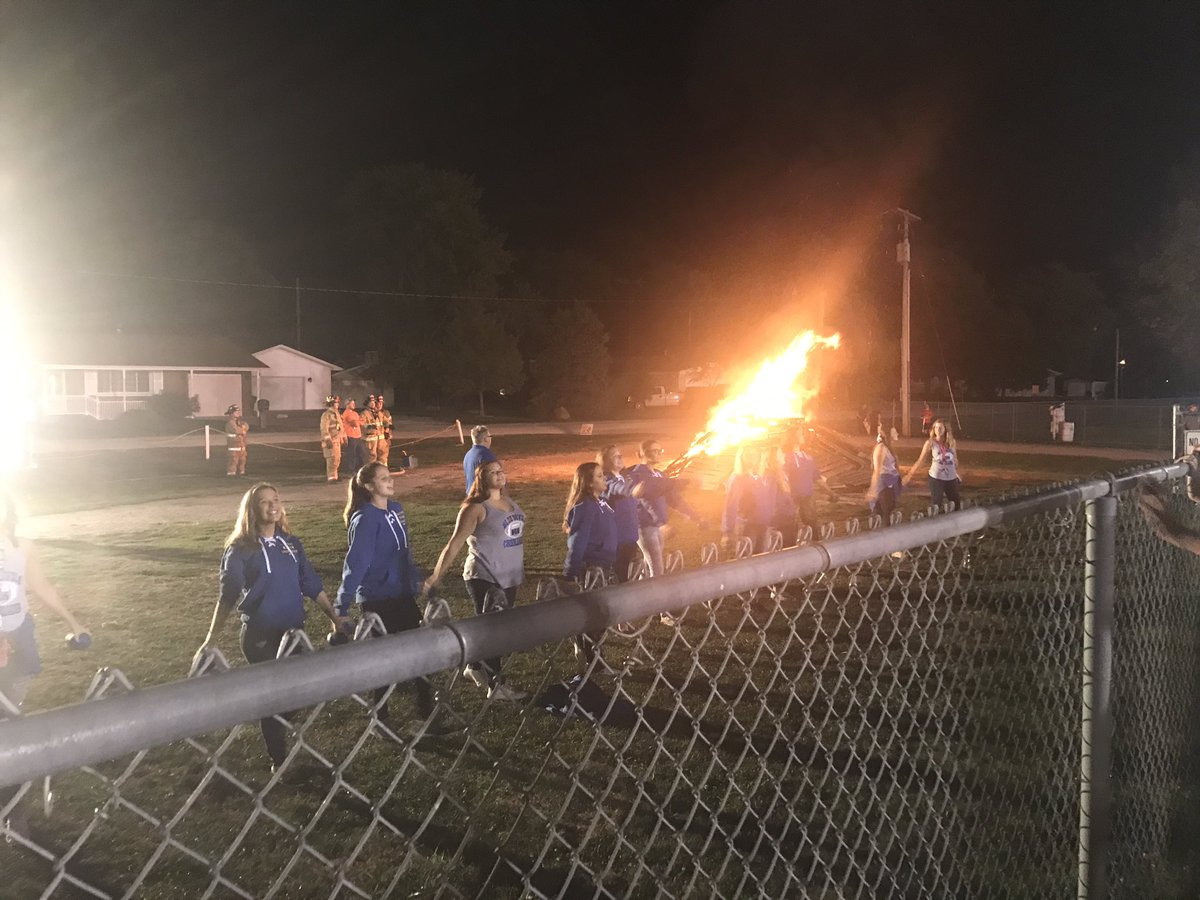 VGBlueDevils's tweet photo. Homecoming 🔥! @VGHFBTF https://t.co/nIW32KCWds