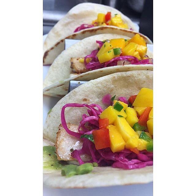 14andhudson's tweet photo. Baja fish tacos 🌮 always a crowd pleaser! 🥑#nationaltacoday 
Photo: @__zinna__ #piermontny #14andhudson #fishtacos #mangosalsa #redcabbage … https://t.co/qjZ75Xg2SF