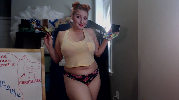 We are going to PAINT...ON MY BODY! Let's do this thang! :D https://t.co/mp8SXn1mor https://t.co/8f4<a href="/tag/thecorpsebride"class="tags"><span>#thecorpsebride</span></a>