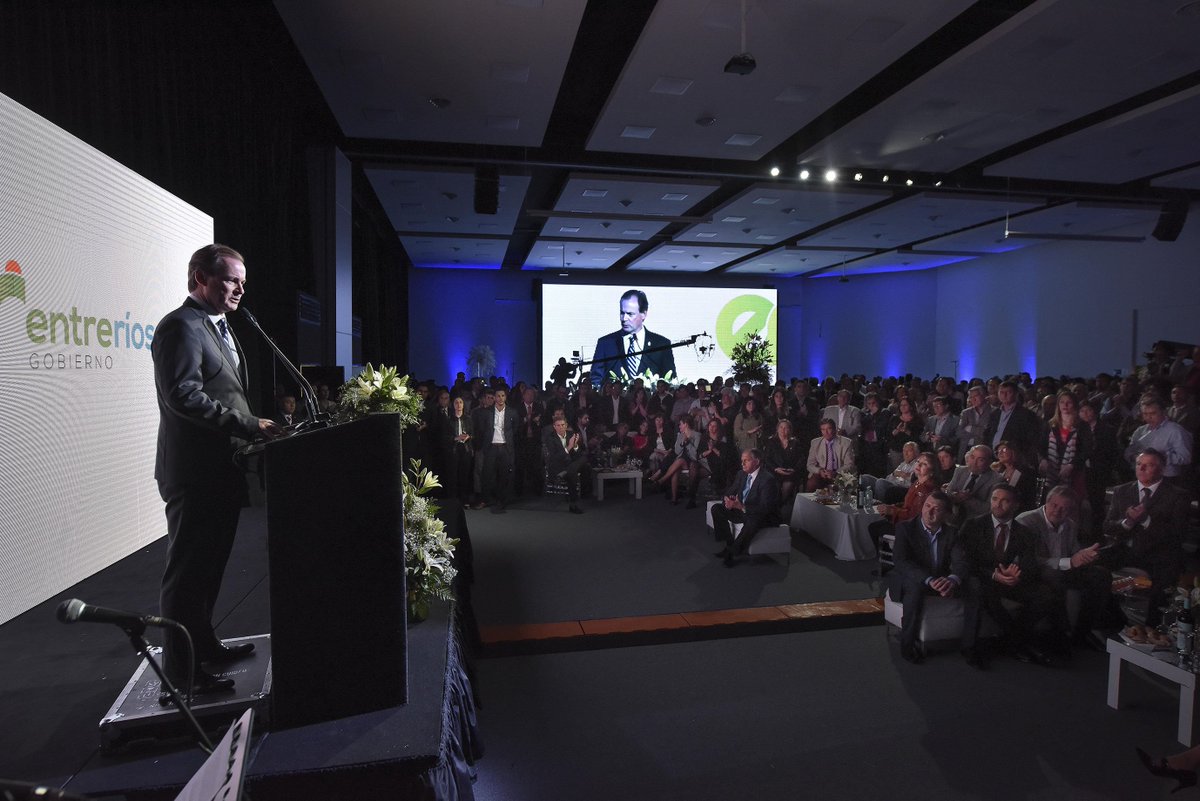 bordet's tweet photo. Inauguramos el Centro Provincial de Convenciones en #Paraná, una inversión estratégica que llevamos adelante desde la provincia para seguir desarrollando la potencialidad que tiene en materia de #Turismo. https://t.co/0o8Og0Erbk