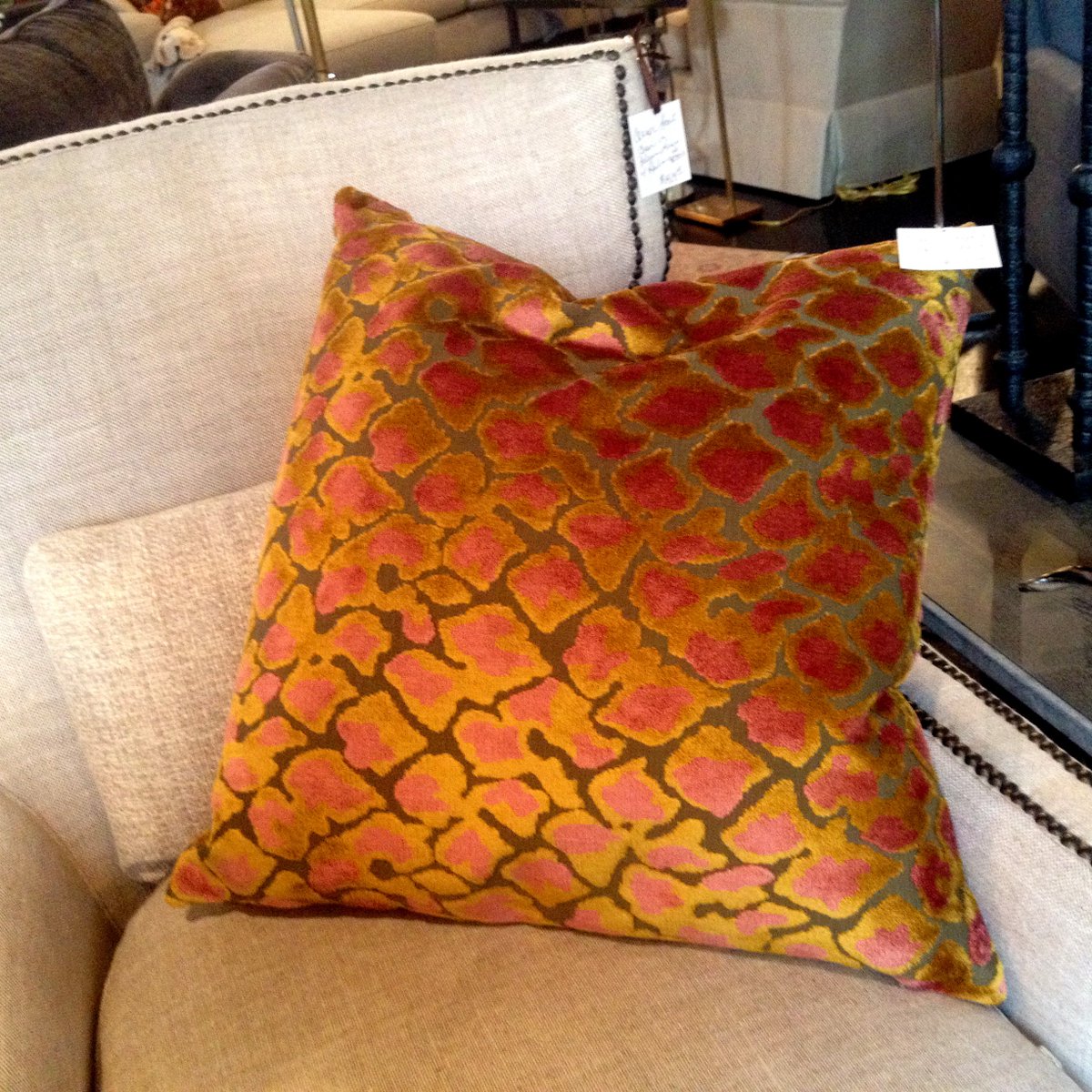 MarcelleGID's tweet photo. LOVE this fabric! Luscious velvet, animal print, gold, bronze, rose... What's not to love? #intheshops https://t.co/oywk6PFYhI