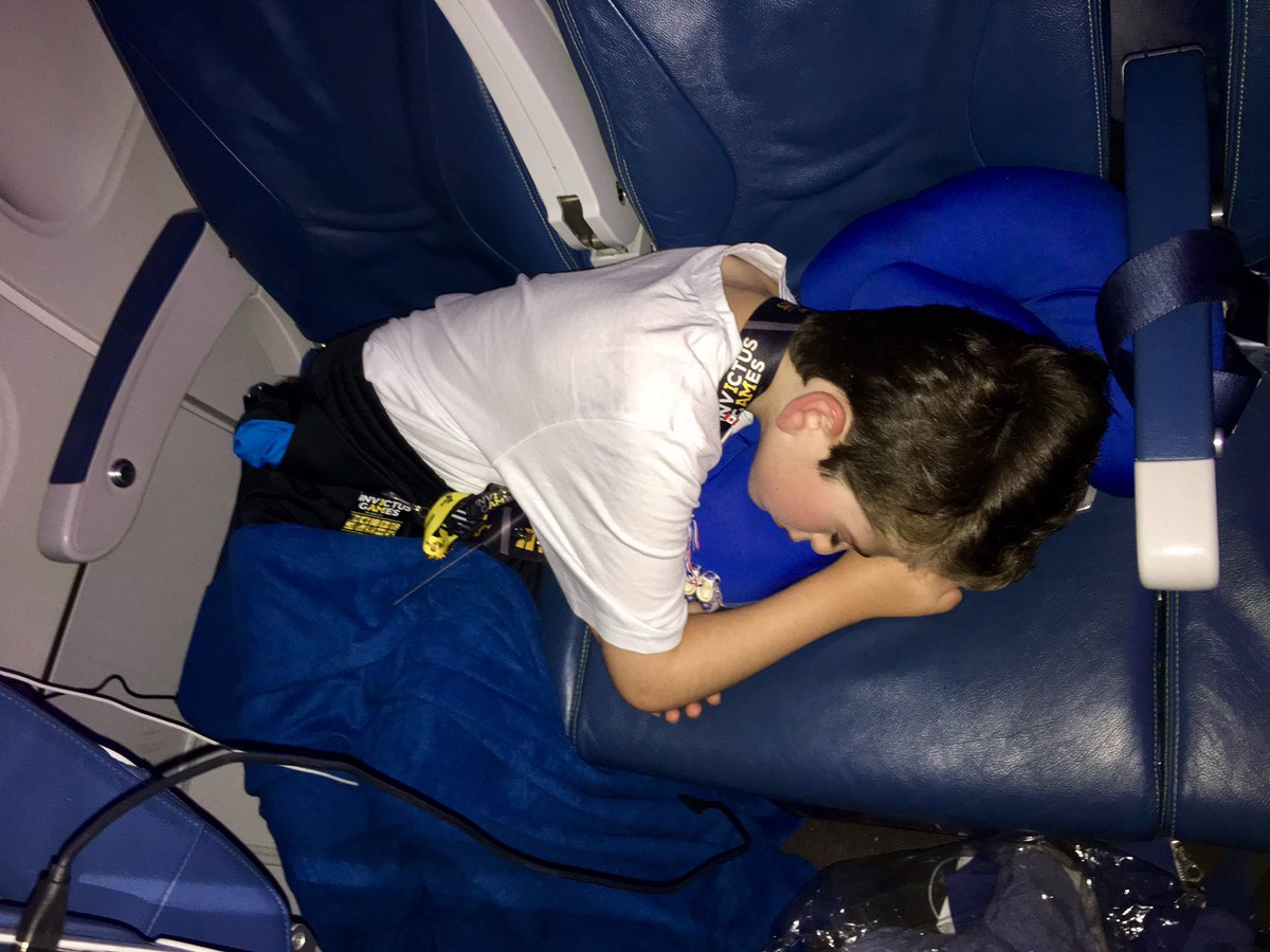 BladeBoyRio's tweet photo. BIG THX @holliefamer for the #OptionPlus #upgrade on our @TorontoPearson @airtransat #flight to @Gatwick_Airport!🇨🇦✈️🇬🇧Rio slept so well!😴👍🏻 https://t.co/PGDIe8UEQf