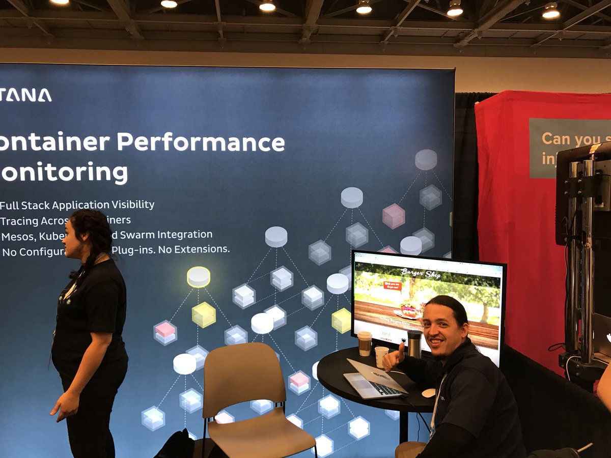 dvayanu's tweet image. Live #moskitojava presentation with @CodingFabian in #instana booth at the #JavaOne #JavaOne2017 with my favorite burgershop demo