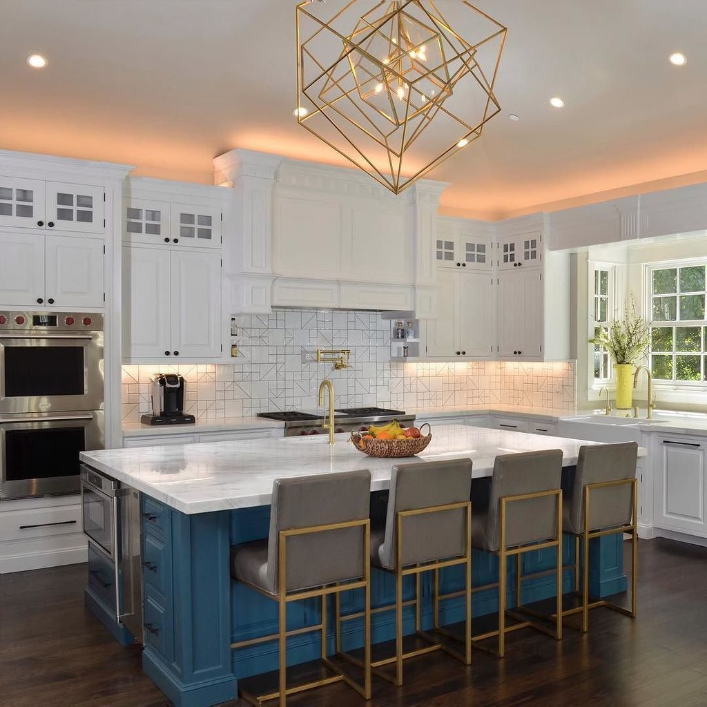 fishbowlPhoto's tweet photo. I am absolutely in love with this kitchen island. Going to share the finalized photos from this set over the next … https://t.co/KfyQoaWZ54 https://t.co/fAYwYDS1mc