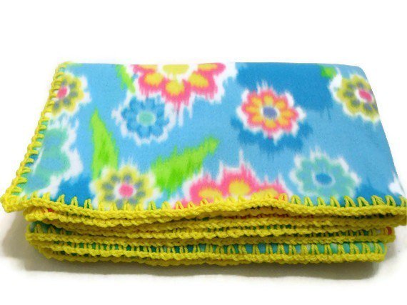 AddSomeStitches's tweet photo. #Floral #FleeceThrow #Flower #Blanket #Travel by AddSomeStitches https://t.co/bqFCsIuNic #EpicOnEtsy #HomeDecor https://t.co/7GqIJ5vkez