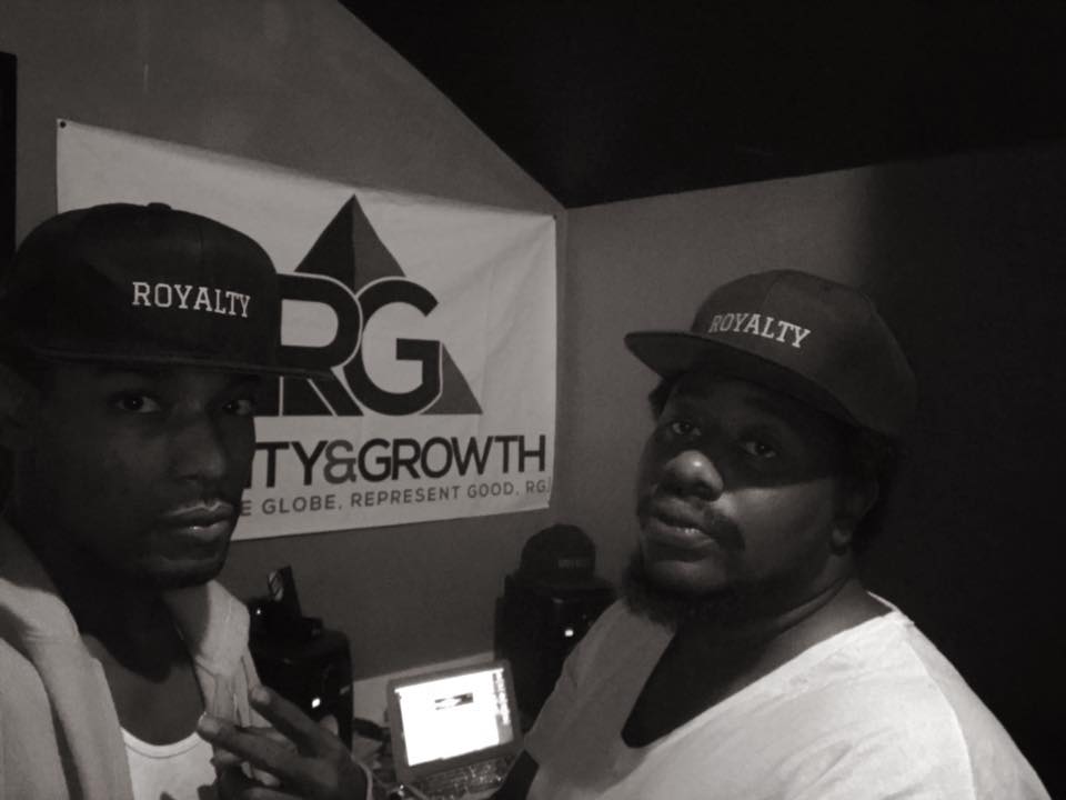 AmagiriYoung's tweet photo. Me and the bro in the studio working on his mixtape #Royalty #Hiphop #RealGeez #Rap #music #artist https://t.co/AiV1U0y4XM