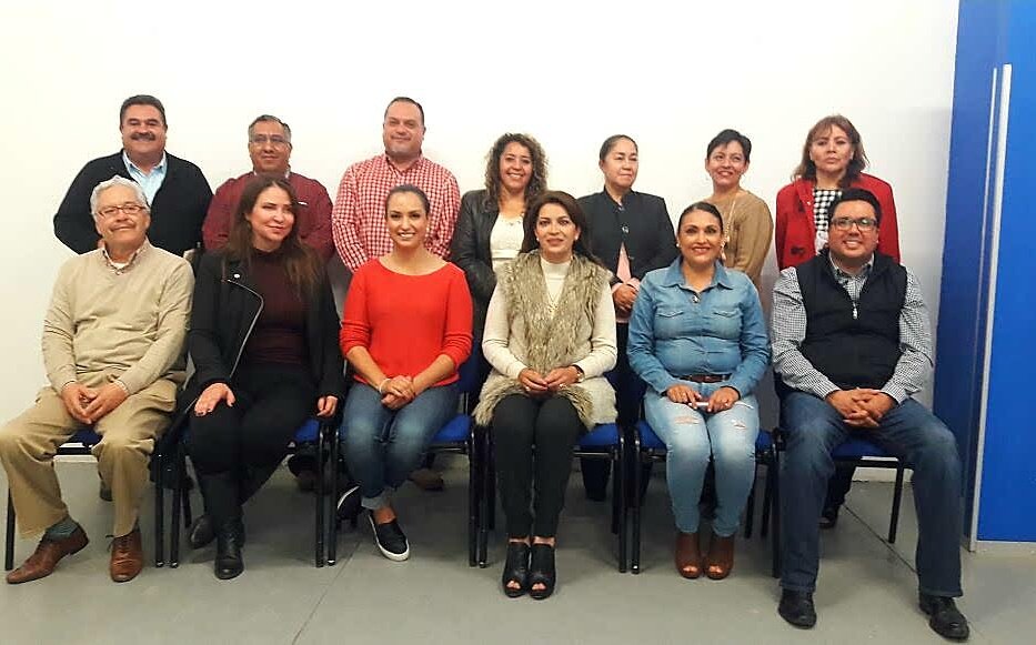 OmarCarreraP's tweet photo. Agradezco a Laura Herrera, #SIAPASF, la apertura de que los Diputados fresnillenses hagamos un Bloque Legislativo para Gestionar Recursos. https://t.co/62CeRX12vl