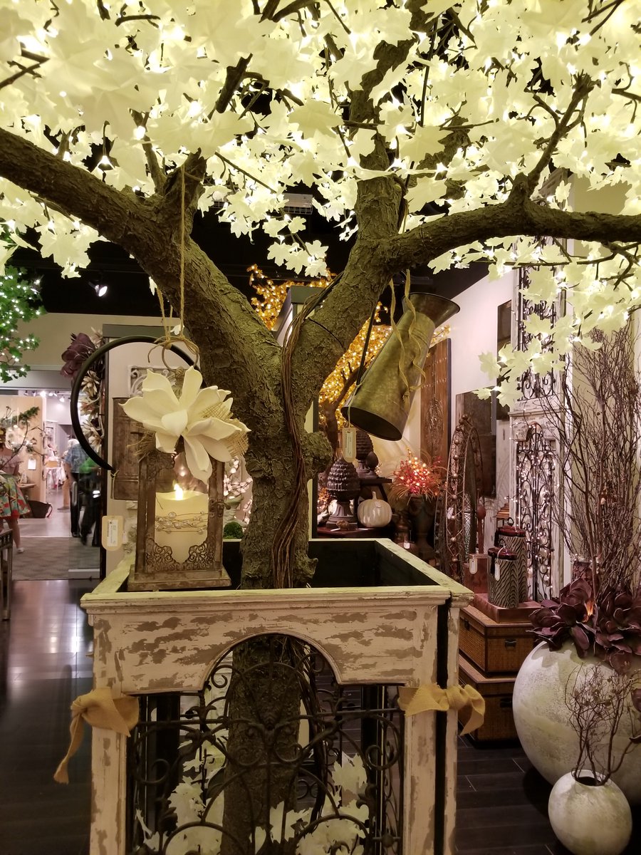 DirectLOL_SD's tweet image. Make Fall Brighter & Your Contractor Business with LED Artificial Trees. View @ DirectLOL Showroom to see #ledtree #tle #homeimprovement