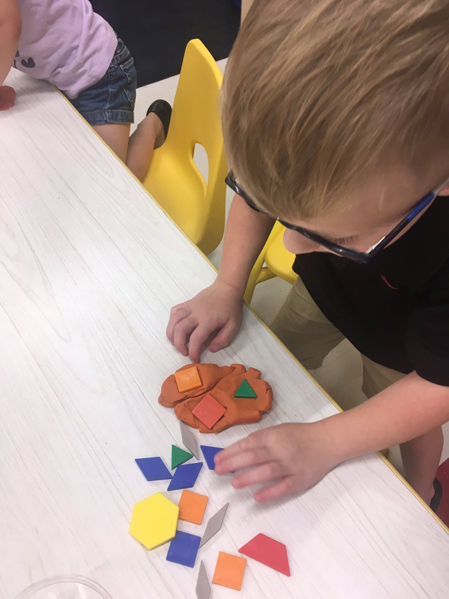 hilarybellis's tweet photo. Play dough and patern blocks make jack o lanterns fun! https://t.co/vOwPLGsOKR