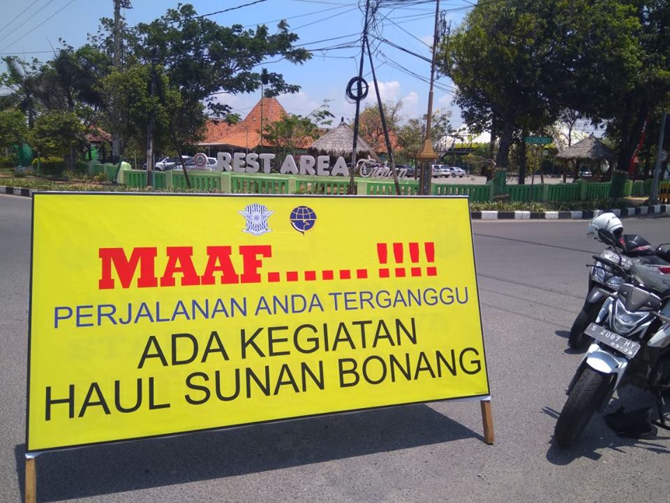 PradyaSuara's tweet photo. @e100ss Jalan RE Martadinata-Panglima Sudirman dialihkan ke Teuku Umar-Dr. Wahidin Sudirohusodo-Gajah Mada imbas acara Haul Sunan Bonang https://t.co/kqAaz0mpZR
