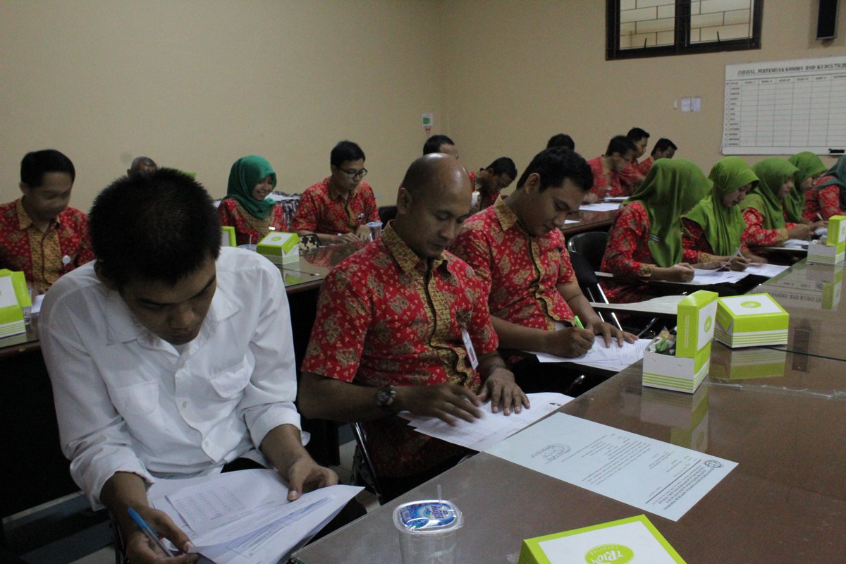 Pelatihan Penanggulangan Kebakaran oleh TIM K3RS diikuti seluruh pegawai diLingkungan RSUD dr.LoekmonoHadi
#rumahsakitpilihanutamamasyarakat