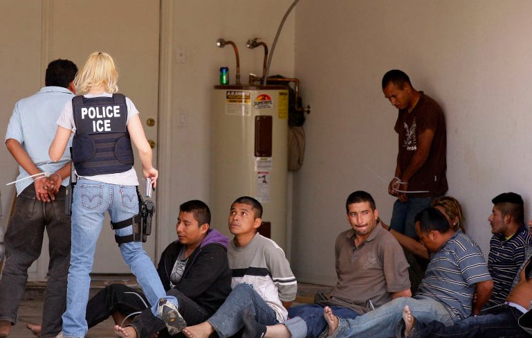 splinter_news's tweet photo. ICE gets caught trying to downplay how much it's been targeting innocent people https://t.co/UtqUMGoDcd https://t.co/k5cKps5tYK