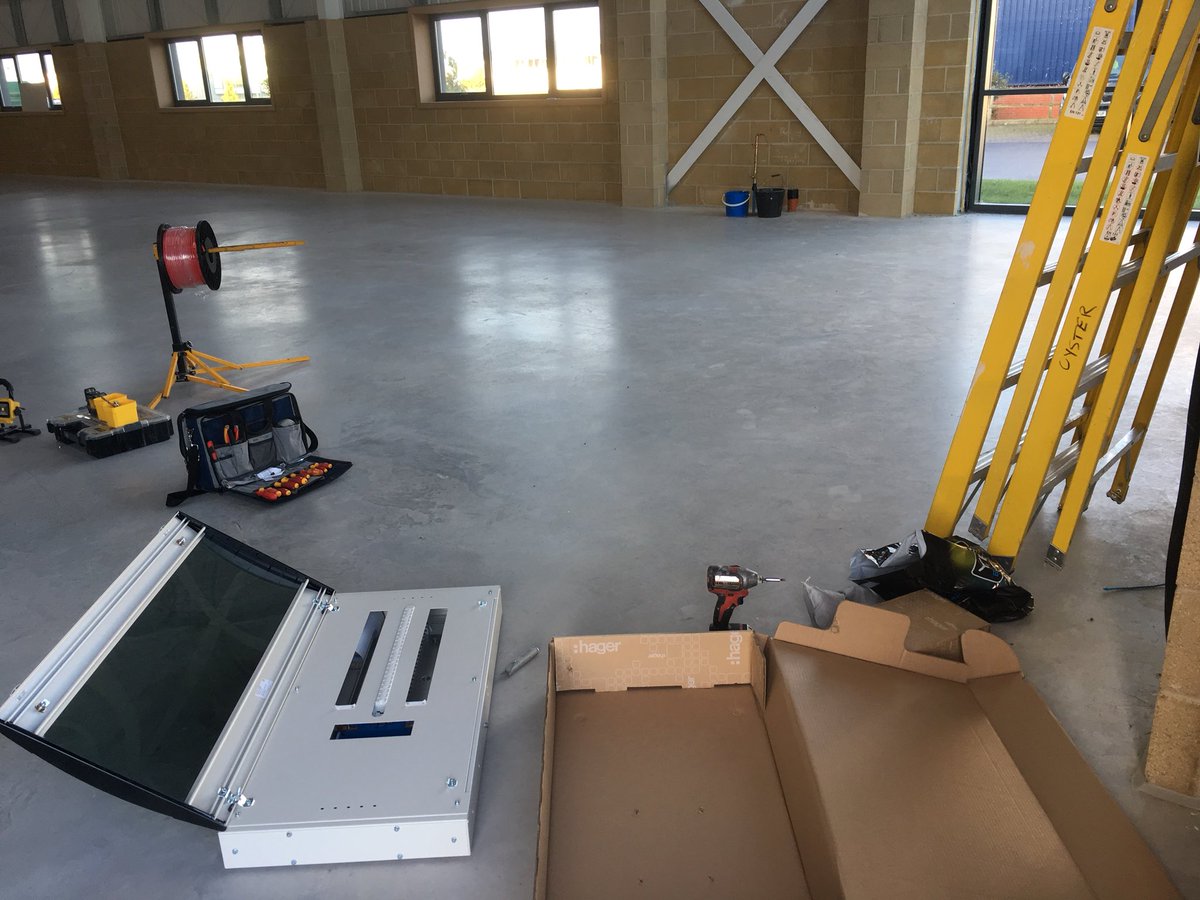 OysterElec's tweet photo. And so starts another project by Oyster, for a new client investing in the UK. #hagergang https://t.co/LRWaGNpJfP