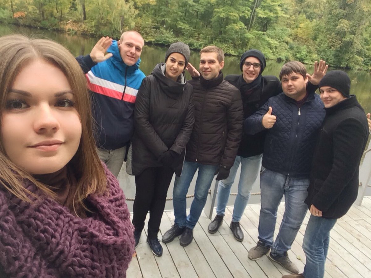 Lenochka_Cherry's tweet photo. А мы с @mp_vo уже на месте) 😌 Погода великолепная...🍁осень, ты прекрасна😍
#happy 
#mpvo 
#молодежный_парламент
#москва
#moscow https://t.co/jJVHQoOtVC