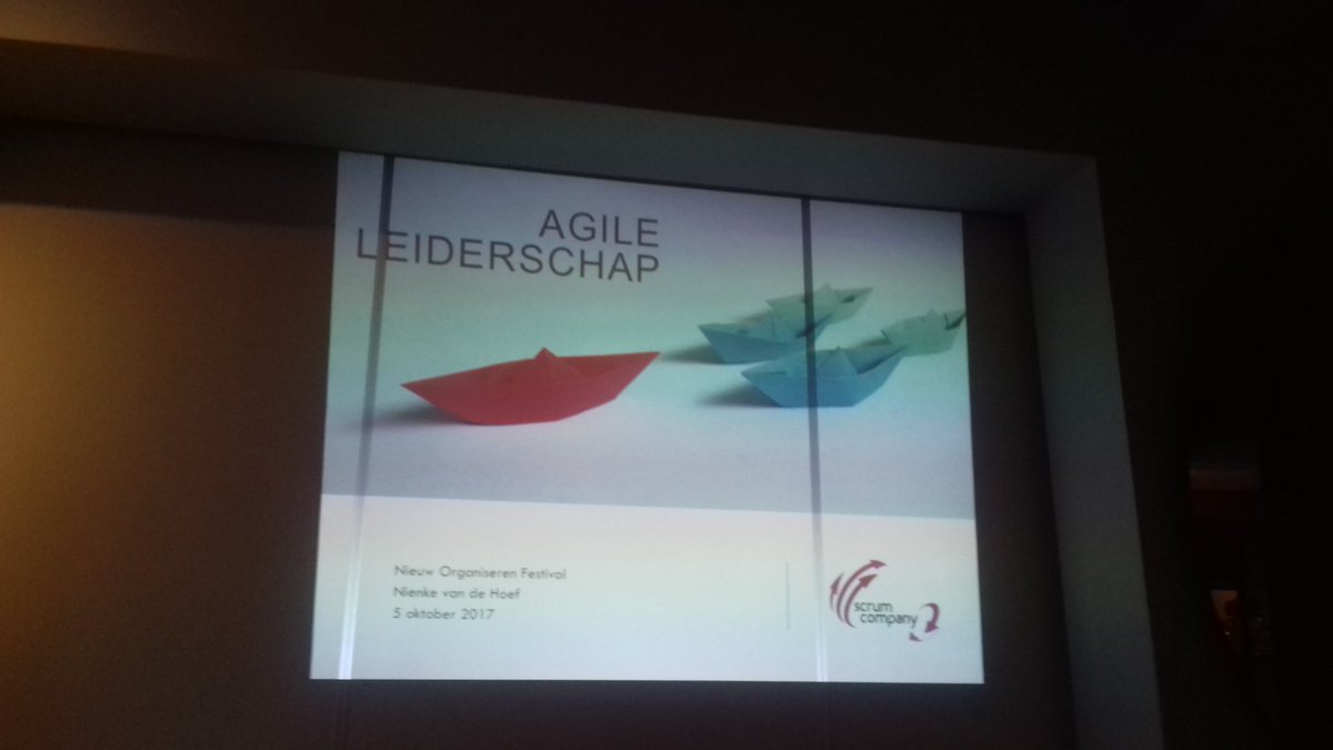 RiancaEvers's tweet photo. Inspirerende bijdragen in een informele setting. Genieten tijdens het #NOF17 Directeurenontbijt https://t.co/iFOtYkU2n4
