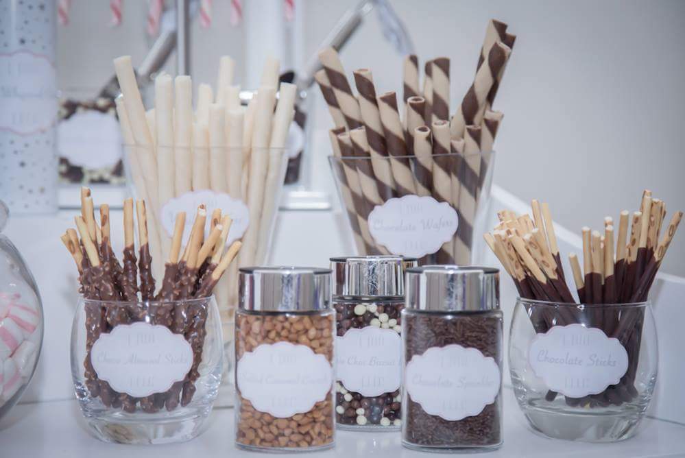 We’ve never been more in love with the idea of a chocolate bar at weddings! Who else agrees?
Photo credits: Paula Scalco
#aghareedwedding