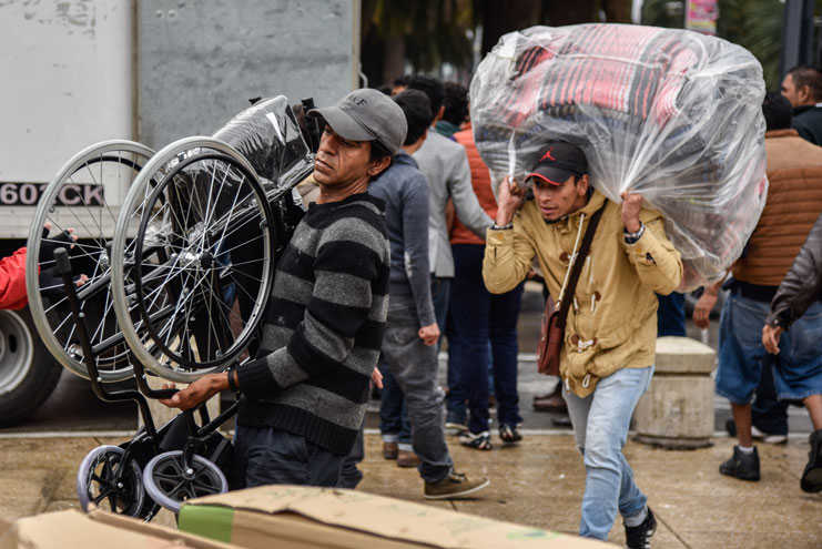 ChilangoCom's tweet image. Colchones, comedores, lavadoras, escritorios, puedes ayudar a quien lo perdió todo ow.ly/JAs630fE49L