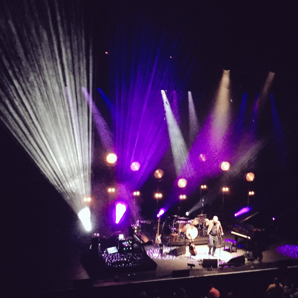 SachaLongCTV's tweet photo. Wednesday vibes with @CachonFrankie. #Detroit #concertdate #richshaw @DavidGray @TheFoxTheatre #goodtimes https://t.co/JefQaPDKVm