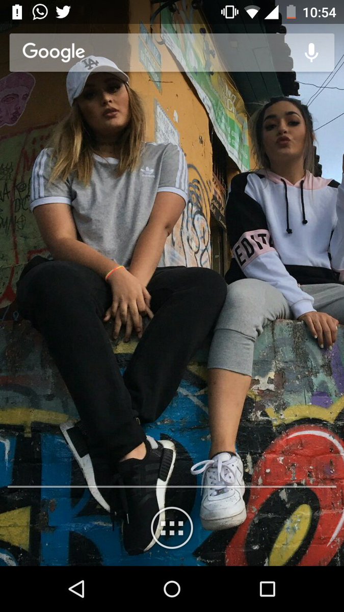 angelic_rico's tweet photo. @razeofficial @razeofficial haciendo de las suyas te amo #Raze no dejes de existir mi nuevo fondo #TNFDP https://t.co/wHFcUZNnUp