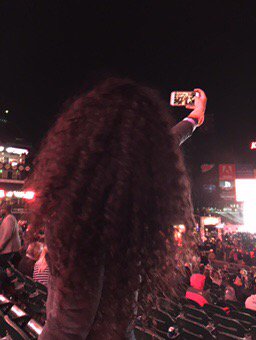 dblevins's tweet image. Group selfie queen of @JavaOneConf she go all the #JavaChampions in this one.  Epic.
