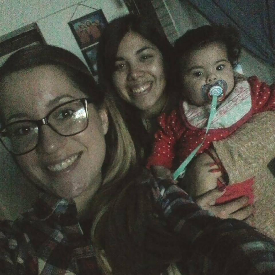 SolGunning's tweet photo. Sigo sin entender cómo un ser tan chiquito puede hacerte sentir un ❤ tan grande. Mi sobrina Isabella, en mi #blog 👉 https://t.co/NOuDdKgZ5a. https://t.co/UH3w5jIfPK