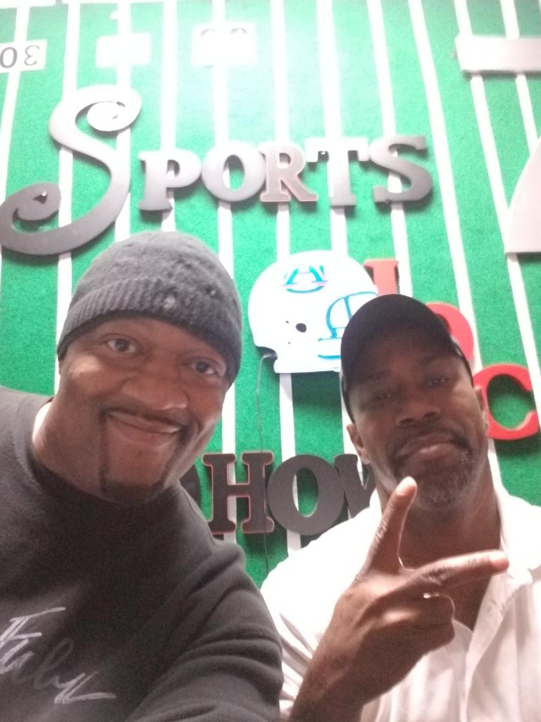 srtradio's tweet photo. We live from 7 to 9 cuzzo in studio. Go to https://t.co/5DbGfkfiXI #srtcrew #weknowsports #sportstalkradio #sportsfix https://t.co/fOTSeEldZm