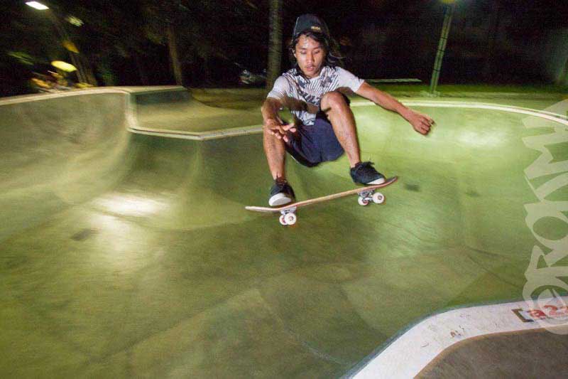 Lyspm's tweet photo. EAT SLEEP SKATE: 4 chalets,  2 dorms and one of indonesia's funnest skate bowls. Book here https://t.co/mu83lsU2lK #bali #skate #travel https://t.co/8G07YhVWSL