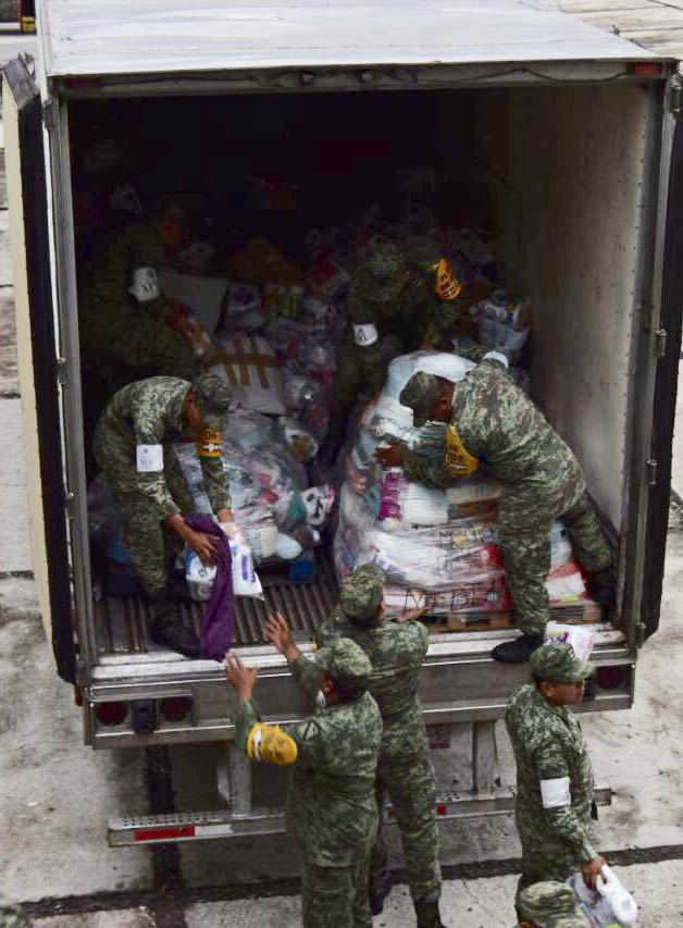 nachoperaltacol's tweet photo. El segundo envío de ayuda humanitaria para las familias afectadas por el sismo ha llegado a Morelos. #ColimaApoya #FuerzaMéxico https://t.co/JqvDscT0X7