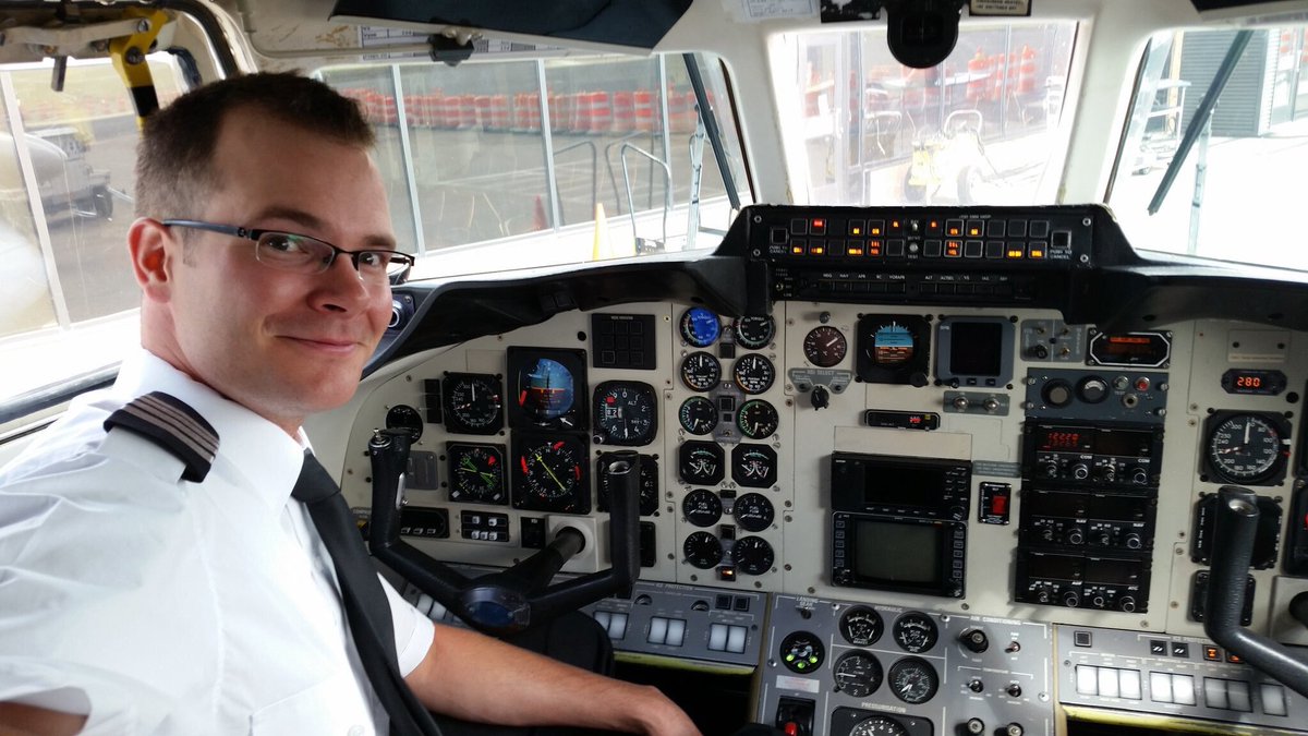 Mel_Deydey's tweet photo. Super happy I could rely on @IntegraAir to get to #yeg on #StormMonday. Great flight, friendly professional crew/staff. Thank you! #medhat https://t.co/D3W0qcXLRe