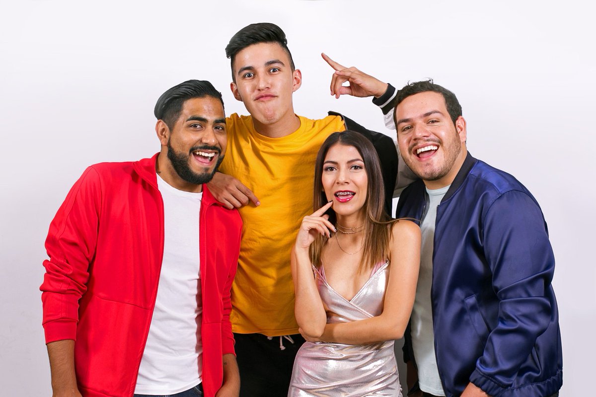 takeunotv's tweet photo. Hey ¡Somos nosotros! Gracias por la nominación en comedia  @EliotNewMedia 😁 Nos vemos el 21 de Octubre sexyrrones #EliotAwardsMx https://t.co/eSBz8eewqv